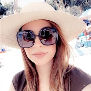 Meet your Posher, Alina